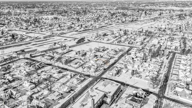 1070 2nd Street, Wyandotte, MI 48192