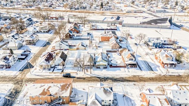 1070 2nd Street, Wyandotte, MI 48192