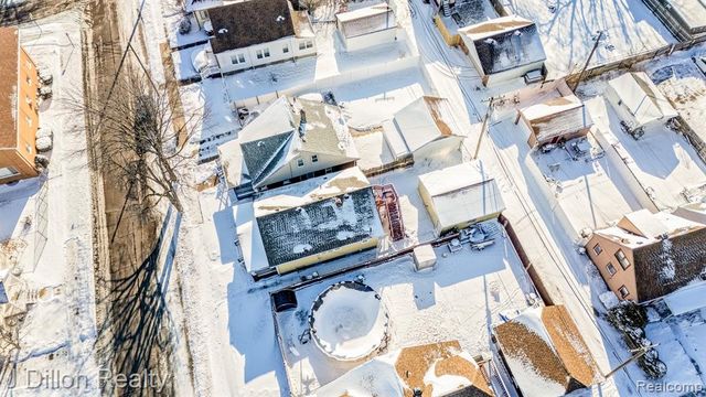 1070 2nd Street, Wyandotte, MI 48192