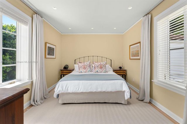 1004 Cotorro Ave, Coral Gables, FL 33146