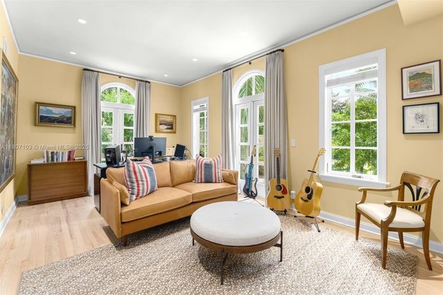 1004 Cotorro Ave, Coral Gables, FL 33146