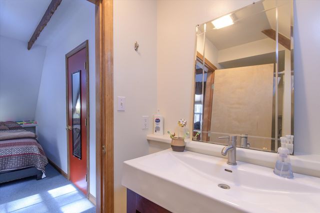 59 Zeller Camp Road, Grafton, VT 05146