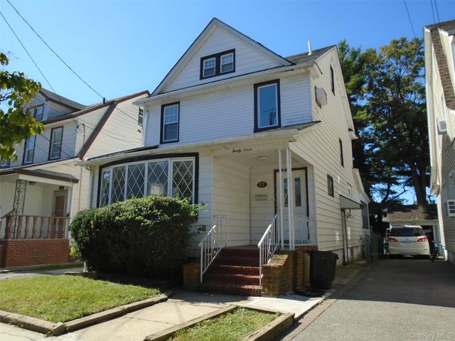 27 Starks Place Fl. 1, Lynbrook, NY 11563