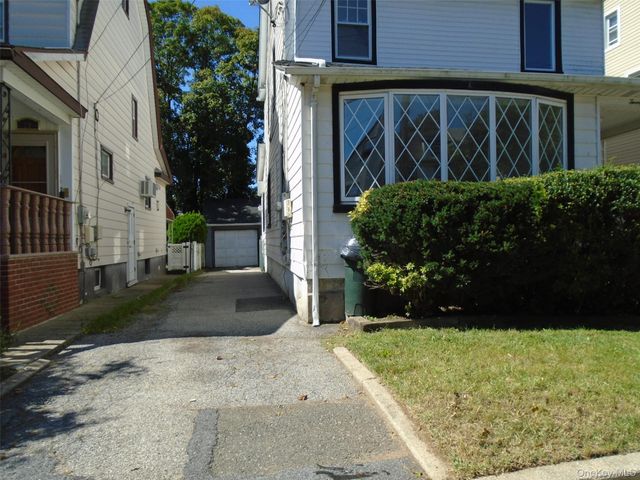 27 Starks Place Fl. 1, Lynbrook, NY 11563
