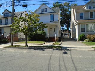 27 Starks Place Fl. 1, Lynbrook, NY 11563