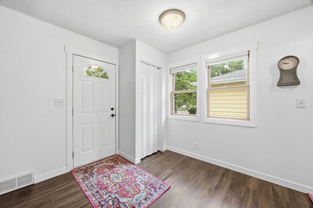 1529 3rd Street N, Fargo, ND 58102