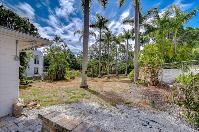 5006 W DICKENS AVENUE, Tampa, FL 33629