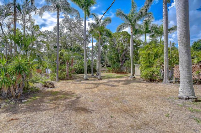 5006 W DICKENS AVENUE, Tampa, FL 33629