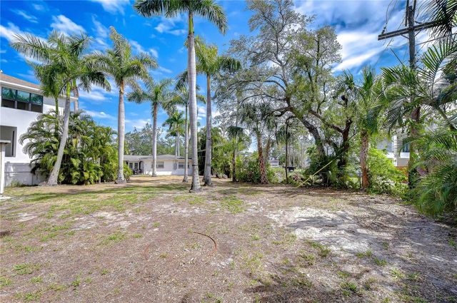5006 W DICKENS AVENUE, Tampa, FL 33629