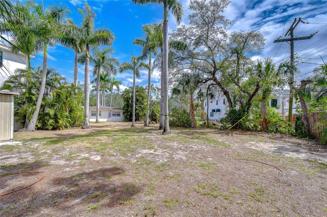 5006 W DICKENS AVENUE, Tampa, FL 33629