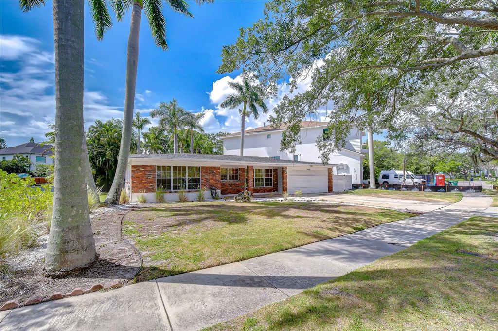 5006 W DICKENS AVENUE, Tampa, FL 33629