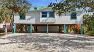 21697/699 Indian Bayou DR, Fort Myers Beach, FL 33931