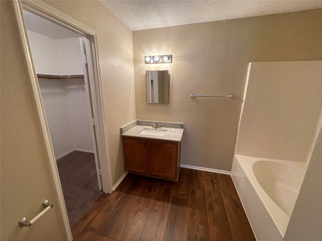 1420 Bumble Bee Drive, Lancaster, TX 75134