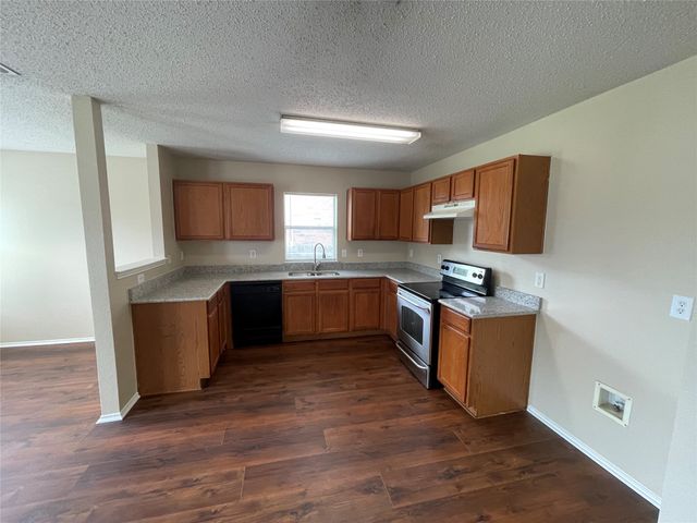 1420 Bumble Bee Drive, Lancaster, TX 75134