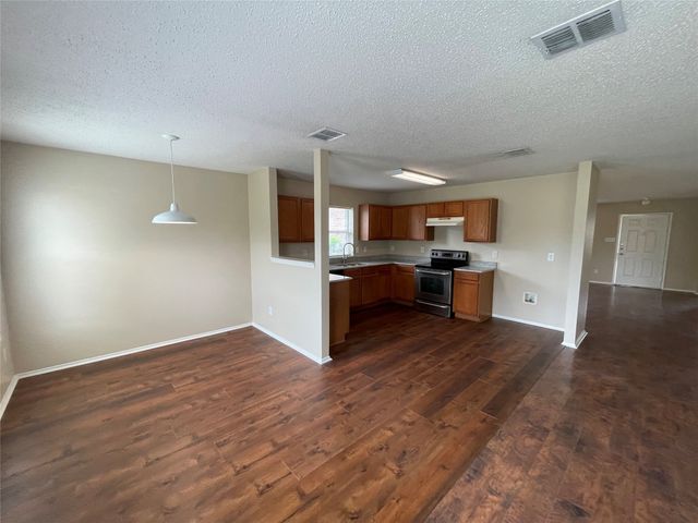 1420 Bumble Bee Drive, Lancaster, TX 75134