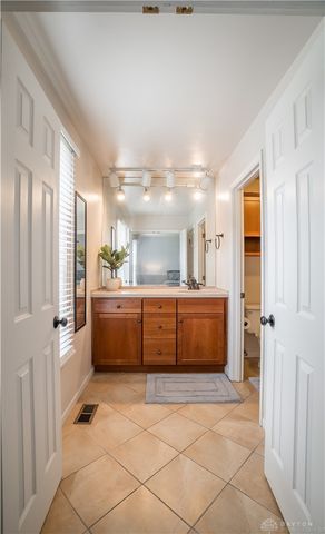 17 Nicholson Court, Centerville, OH 45459