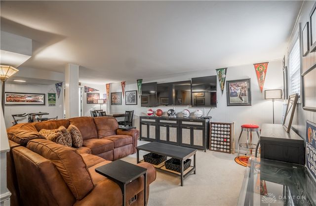 17 Nicholson Court, Centerville, OH 45459