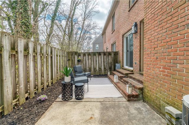 17 Nicholson Court, Centerville, OH 45459