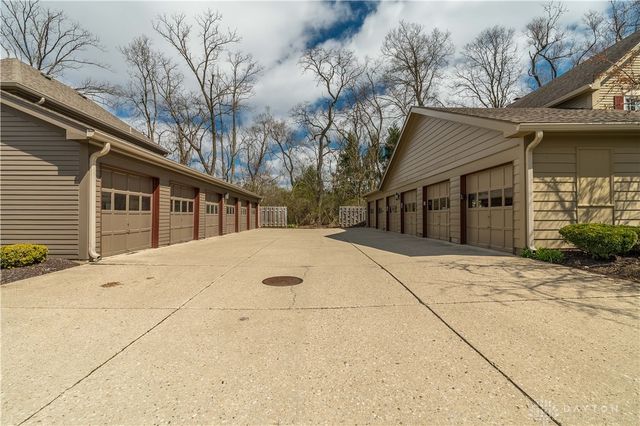 17 Nicholson Court, Centerville, OH 45459