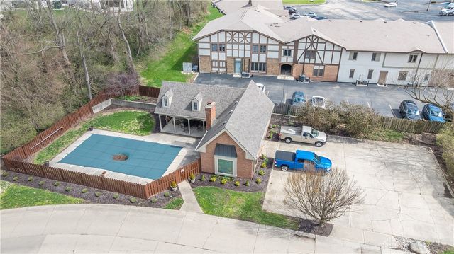 17 Nicholson Court, Centerville, OH 45459