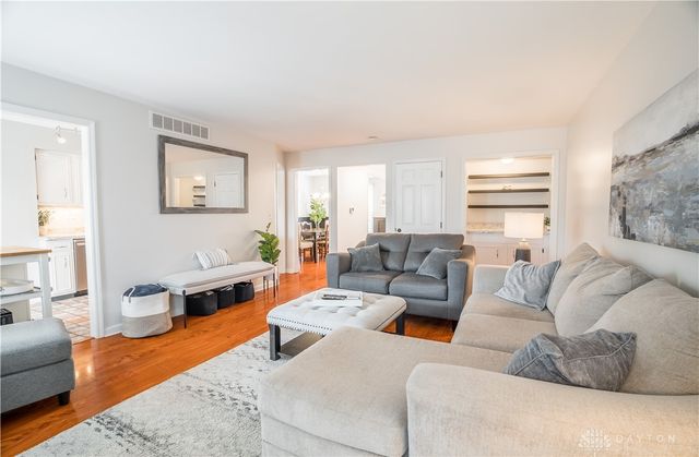 17 Nicholson Court, Centerville, OH 45459