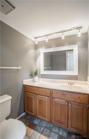 17 Nicholson Court, Centerville, OH 45459