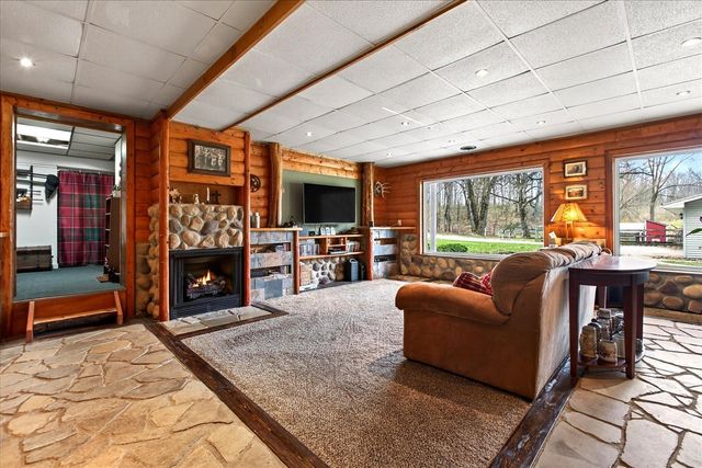 5901 Carmody Road, Coloma, MI 49038