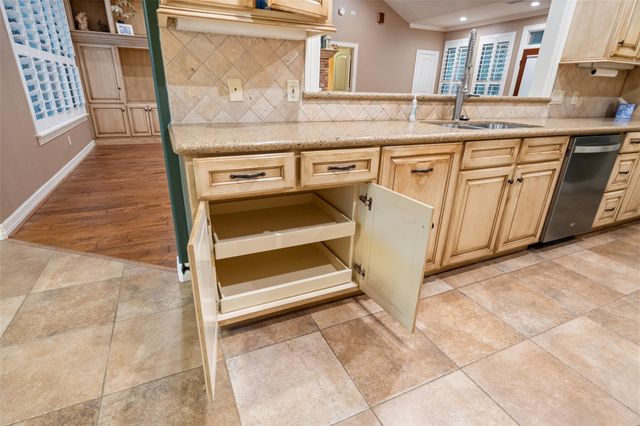 10366 Happy Trail, Conroe, TX 77384