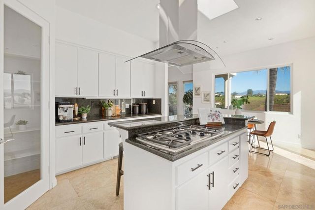 4462 Fallsbrae Rd, Fallbrook, CA 92028