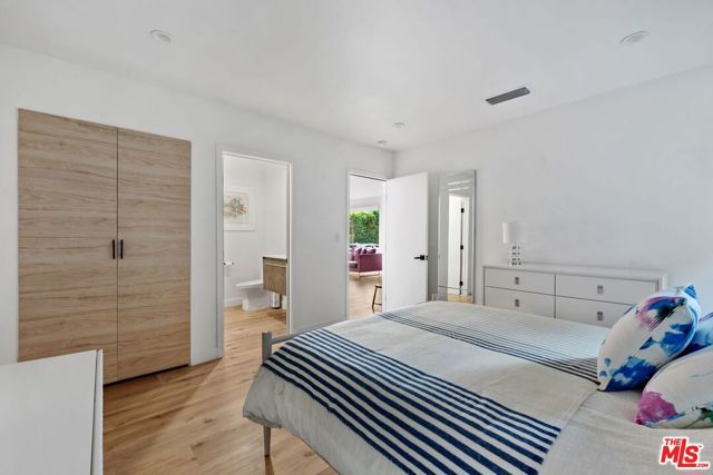 584 N Lucerne Boulevard, Los Angeles, CA 90004
