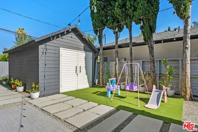 584 N Lucerne Boulevard, Los Angeles, CA 90004
