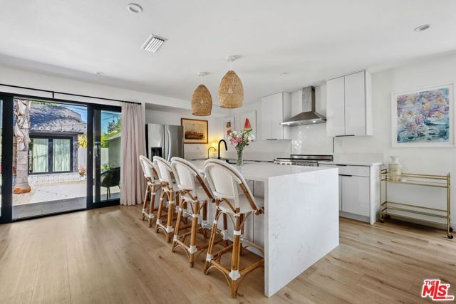584 N Lucerne Boulevard, Los Angeles, CA 90004