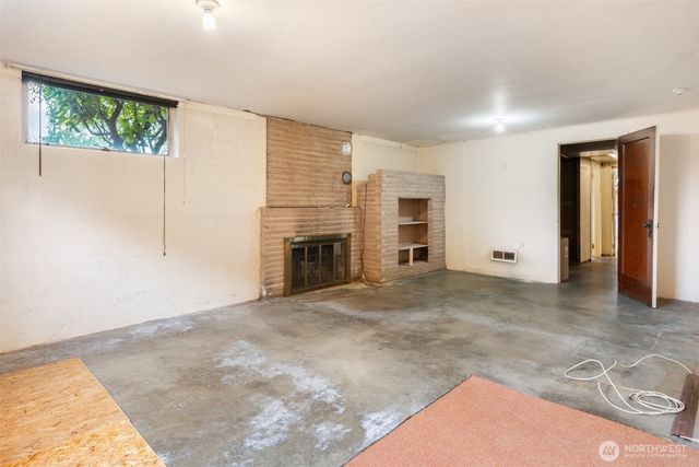 1205 NW Woodbine Way, Seattle, WA 98177