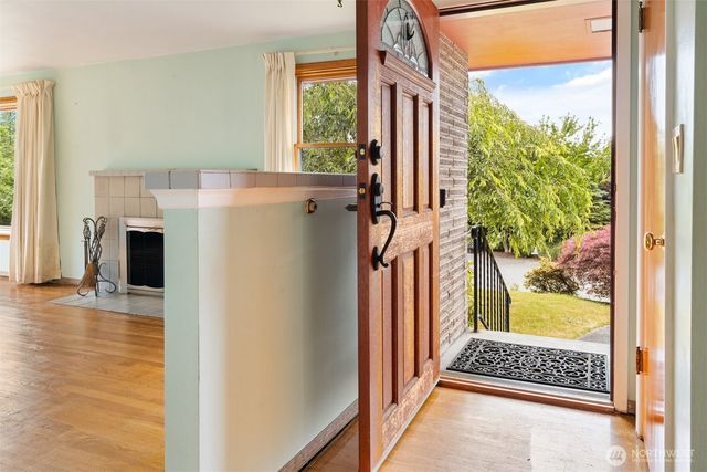 1205 NW Woodbine Way, Seattle, WA 98177