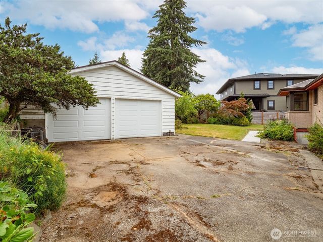 1205 NW Woodbine Way, Seattle, WA 98177