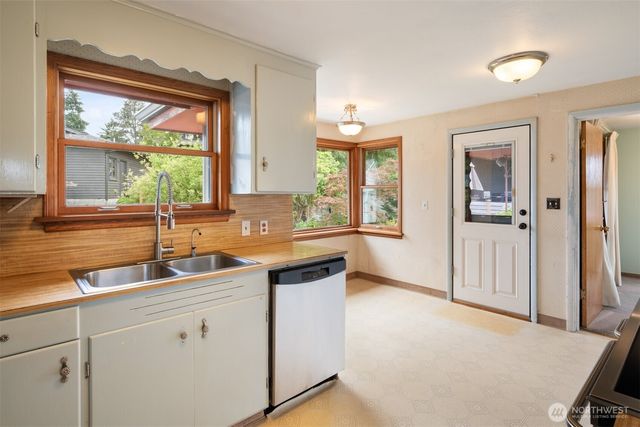 1205 NW Woodbine Way, Seattle, WA 98177