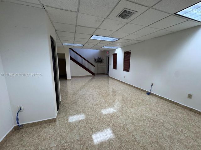 7400 NW 7th St, Miami, FL 33126