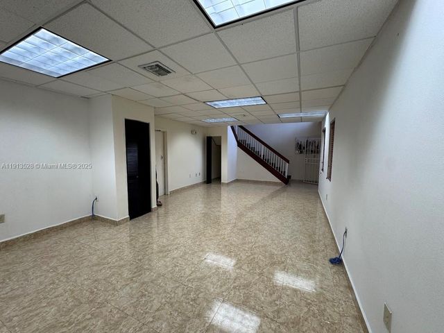 7400 NW 7th St, Miami, FL 33126