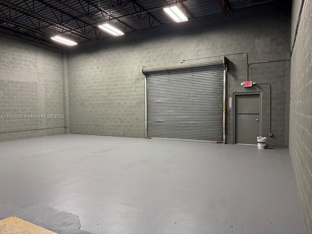 7400 NW 7th St, Miami, FL 33126