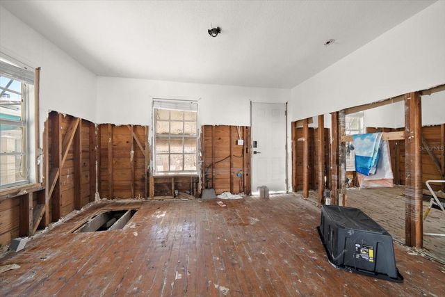 24 80TH TERRACE, Treasure Island, FL 33706