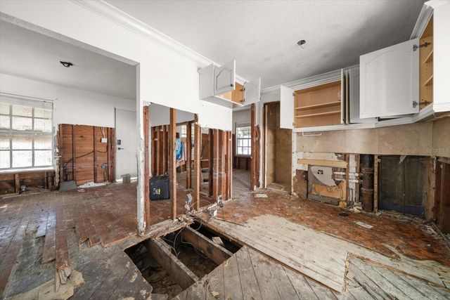 24 80TH TERRACE, Treasure Island, FL 33706