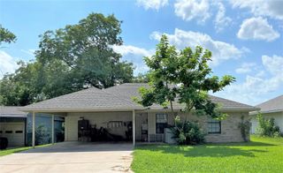 1007 N Howeth Street, Gainesville, TX 76240