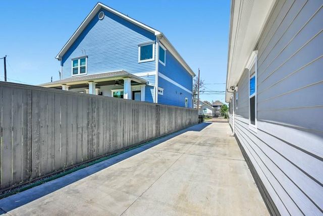 1122 E 23rd Street, Houston, TX 77009