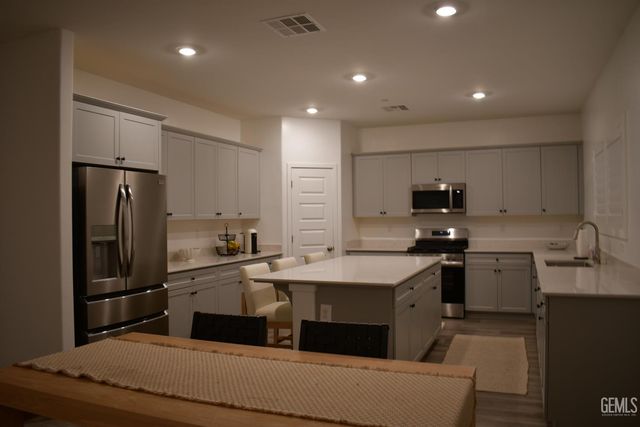 3333 Mulberry Grove Way, Shafter, CA 93263