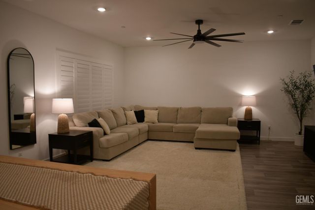 3333 Mulberry Grove Way, Shafter, CA 93263