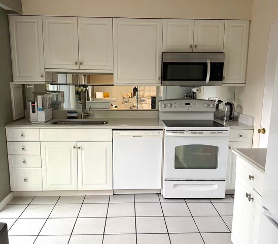 1531 Palmgren Drive, Glenview, IL 60025