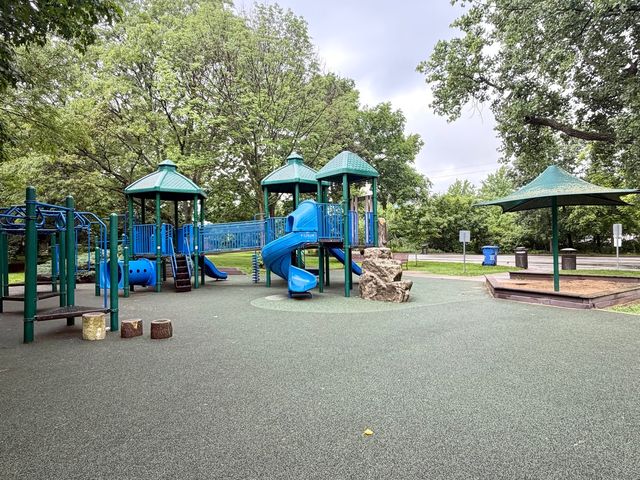 1531 Palmgren Drive, Glenview, IL 60025