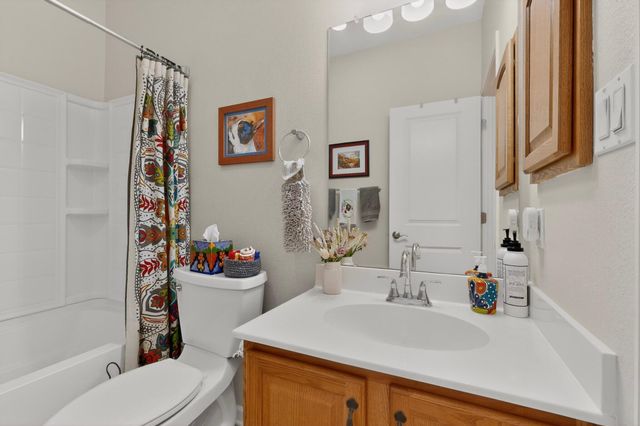 110 Zuni River Circle SW, Los Lunas, NM 87031