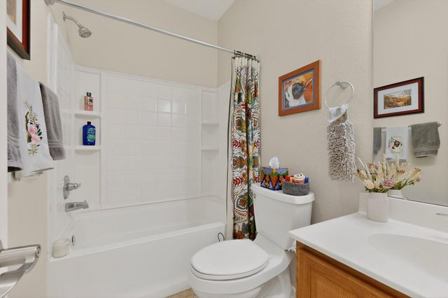 110 Zuni River Circle SW, Los Lunas, NM 87031