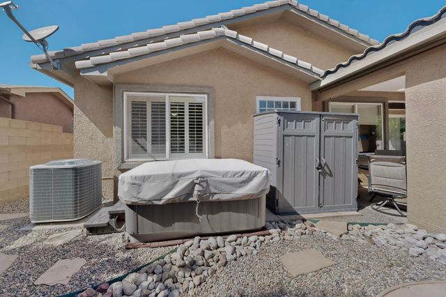 110 Zuni River Circle SW, Los Lunas, NM 87031